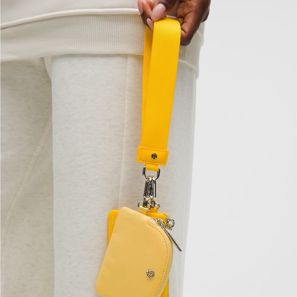 NWT Lululemon Dual Pouch Wristlet Bag Color Maize yellow - Picture 4 of 5
